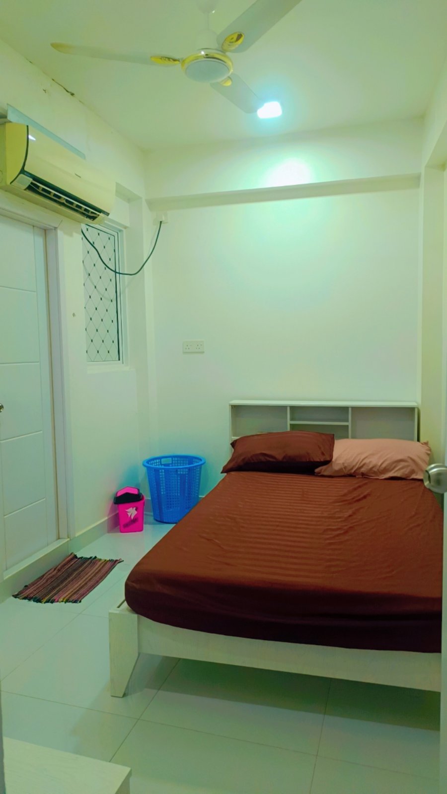 1 ROOM for Rent from 3 ROOM APARTMENT